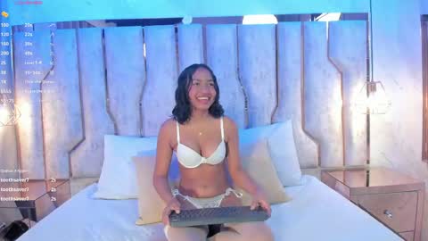 Snapshot of alisse_myers chatting on 05-09-26, 03:23 alisse_myers online show from 05-09-26, 03:23