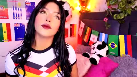 Snapshot of alisse_xx chatting on 06-29-26, 02:40 alisse_xx online show from 06-29-26, 02:40