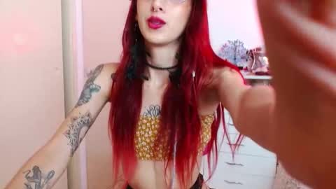 alissesallie_ online show from 11-24-25, 11:48