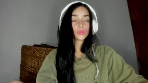 Snapshot of alisson369_ chatting on 04-29-26, 09:13 Alisson369 online show from 04-29-26, 09:13