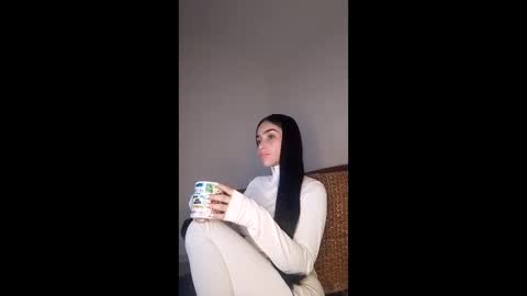 Snapshot of alisson369_ chatting on 05-31-26, 08:21 Alisson369 online show from 05-31-26, 08:21