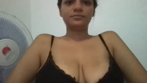 Snapshot of alisson_2508 chatting on 06-23-26, 11:41 alison online show from 06-23-26, 11:41