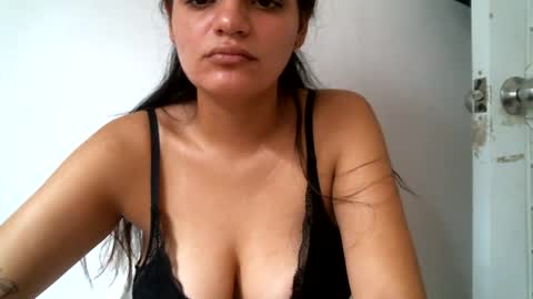 Snapshot of alisson_2508 chatting on 07-23-26, 04:38 alison online show from 07-23-26, 04:38