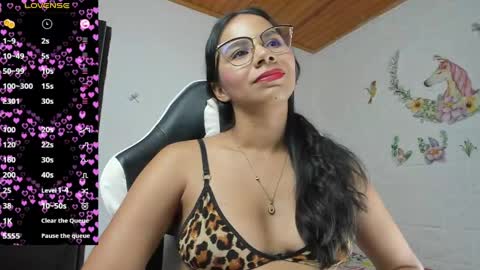 Snapshot of alisson_hoffman05 chatting on 05-15-26, 11:23 Alisson hoffman05 online show from 05-15-26, 11:23