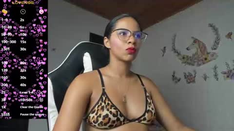 Snapshot of alisson_hoffman05 chatting on 06-27-26, 12:48 Alisson hoffman05 online show from 06-27-26, 12:48