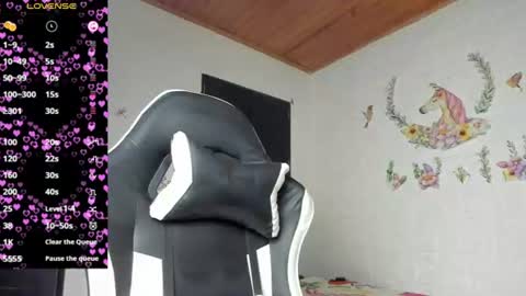 Snapshot of alisson_hoffman05 chatting on 06-27-26, 04:23 Alisson hoffman05 online show from 06-27-26, 04:23