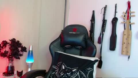 Alisson Beckett online show from 04-04-26, 09:56