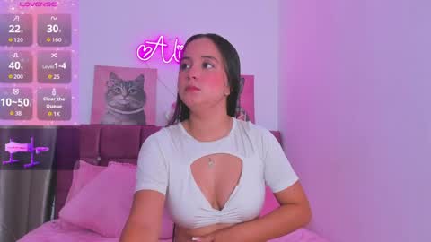 Alisson  online show from 05-01-26, 01:59