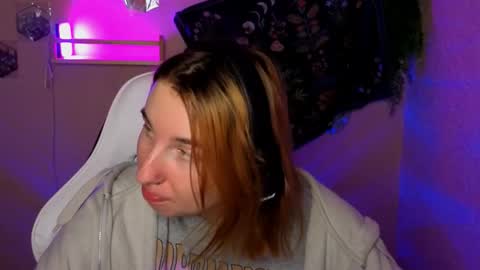 Snapshot of alisun_ chatting on 09-18-25, 08:33 A L I C E online show from 09-18-25, 08:33