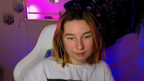 Snapshot of alisun_ chatting on 09-24-25, 06:55 A L I C E online show from 09-24-25, 06:55