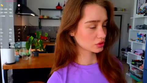 Alivia    online show from 06-17-26, 08:50