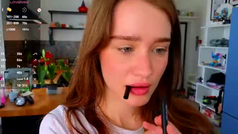 Alivia    online show from 06-24-26, 08:24