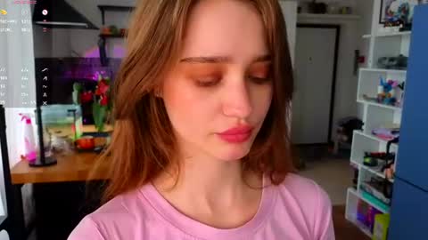 Alivia    online show from 07-04-26, 09:37