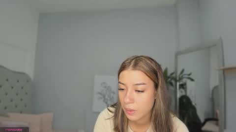 Snapshot of alix_18 chatting on 09-09-25, 11:21 alix_18 online show from 09-09-25, 11:21