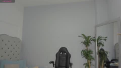 Snapshot of alix_18 chatting on 09-23-25, 11:13 alix_18 online show from 09-23-25, 11:13