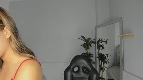 Snapshot of alix_18 chatting on 09-29-25, 11:15 alix_18 online show from 09-29-25, 11:15