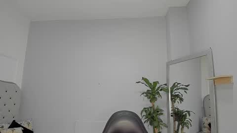 Snapshot of alix_18 chatting on 10-04-25, 11:08 alix_18 online show from 10-04-25, 11:08