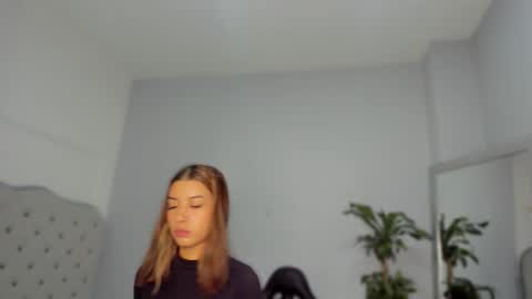 Snapshot of alix_18 chatting on 10-14-25, 11:11 alix_18 online show from 10-14-25, 11:11