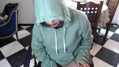 Alix online show from 10-25-25, 01:57