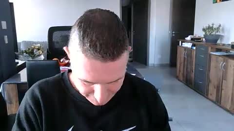 allan57000 online show from 01-07-26, 08:39