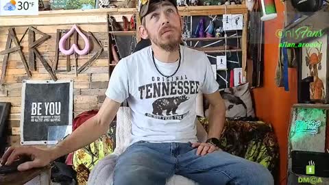 Snapshot of allan_arod chatting on 01-11-25, 08:10 Allan arod online show from 01-11-25, 08:10