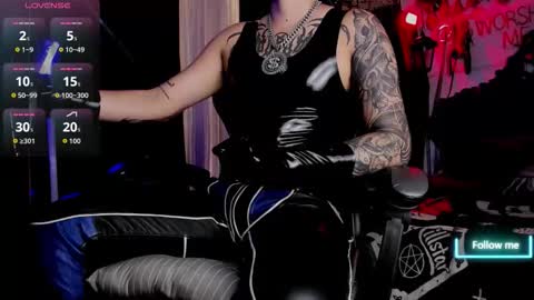   online show from 10-24-25, 04:58