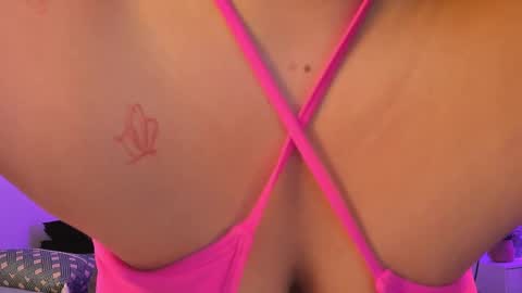 Snapshot of allasska_ chatting on 03-05-25, 12:00 Laura online show from 03-05-25, 12:00