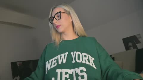 A day u didnt smile is a lost day online show from 02-07-25, 05:07