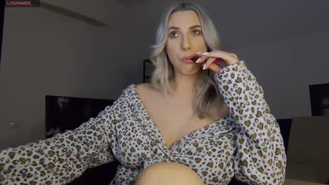 A day u didnt smile is a lost day online show from 02-21-25, 07:10