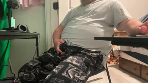 Allergictolove online show from 11-01-25, 01:57