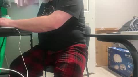 Allergictolove online show from 11-08-25, 05:23