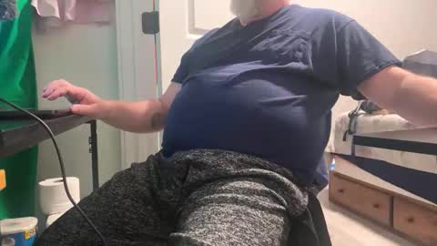 Allergictolove online show from 02-09-26, 11:42