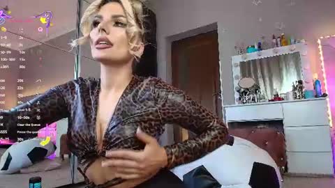 Snapshot of allesya23 chatting on 06-18-26, 06:45 onlyfansallesya23 online show from 06-18-26, 06:45