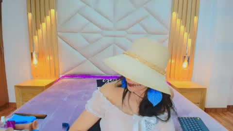 Aliie  online show from 10-31-25, 11:55