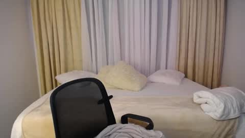Allie  online show from 05-22-26, 02:22