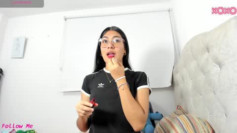 Snapshot of allison_18_ chatting on 01-15-25, 08:30 Nana online show from 01-15-25, 08:30