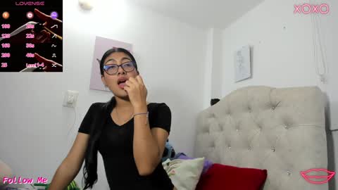 Snapshot of allison_18_ chatting on 02-09-25, 04:04 Nana online show from 02-09-25, 04:04