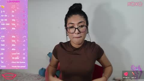 Snapshot of allison_18_ chatting on 10-08-25, 08:01 Nana online show from 10-08-25, 08:01