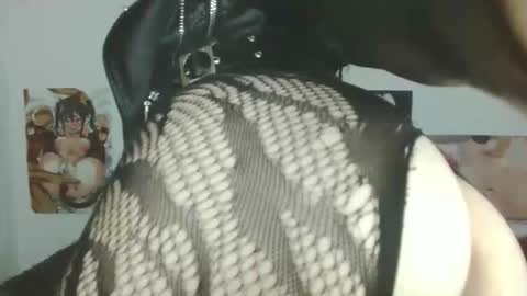 Snapshot of allison___taylor chatting on 05-06-26, 05:03 allison___taylor online show from 05-06-26, 05:03