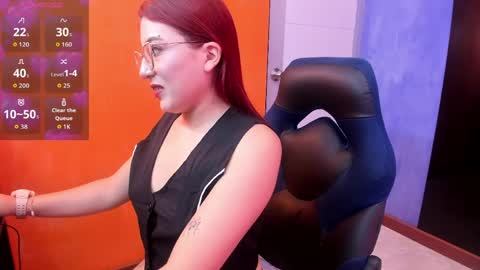 Snapshot of allisonlove_88 chatting on 05-09-26, 05:01 ALLISON online show from 05-09-26, 05:01