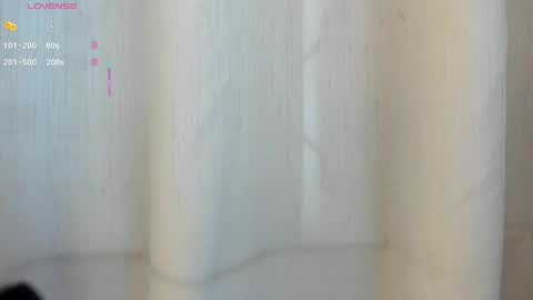 Snapshot of allisonpariss chatting on 05-14-26, 11:06 alison online show from 05-14-26, 11:06