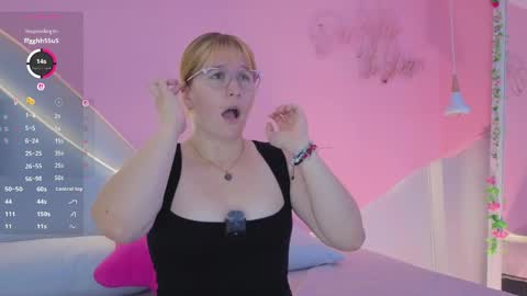 Snapshot of allisonroberts_ chatting on 06-05-26, 11:38 Alli online show from 06-05-26, 11:38