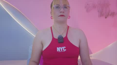 Snapshot of allisonroberts_ chatting on 06-07-26, 01:59 Alli online show from 06-07-26, 01:59