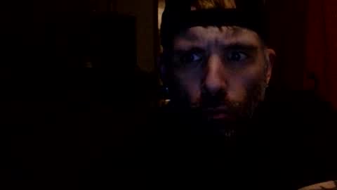 Snapshot of allitrunnin chatting on 10-16-25, 04:24 allitrunnin online show from 10-16-25, 04:24