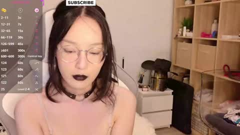 Snapshot of alllinaeve chatting on 01-17-25, 09:28 Alina online show from 01-17-25, 09:28