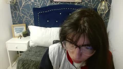Snapshot of alllyson_ chatting on 06-02-26, 07:49 alison online show from 06-02-26, 07:49