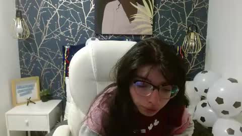 Snapshot of alllyson_ chatting on 06-15-26, 07:38 alison online show from 06-15-26, 07:38