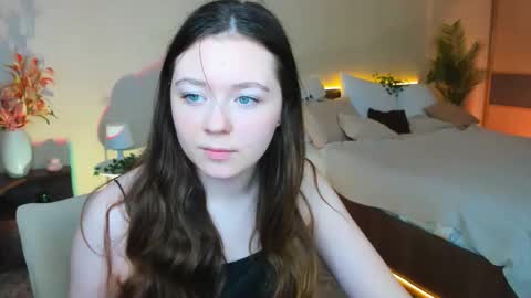 alluringeyess online show from 10-18-25, 04:37