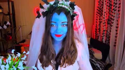 alluringeyess online show from 10-31-25, 12:17