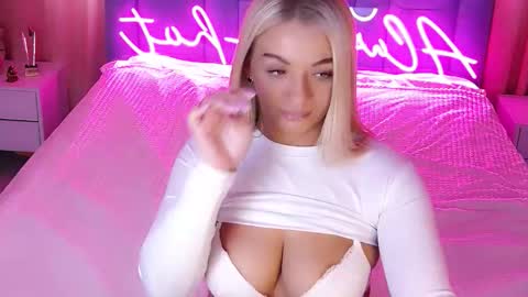 AlwaysHot online show from 10-08-25, 02:31